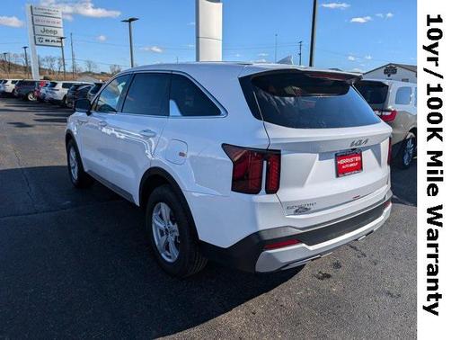 2025 Kia Sorento LX