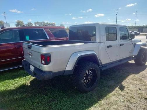 2023 Jeep Gladiator Overland