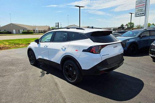 Glacial White Pearl 2026 Kia Sportage X-Line