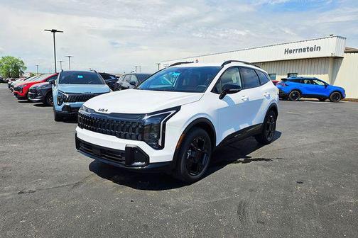 Glacial White Pearl 2026 Kia Sportage X-Line