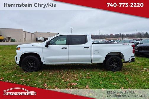 2022 Chevrolet Silverado 1500 Custom