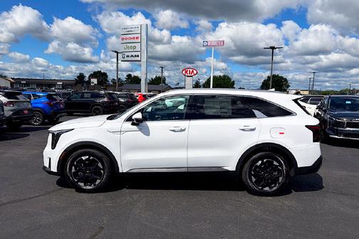 White Pearl 2026 Kia Sorento S