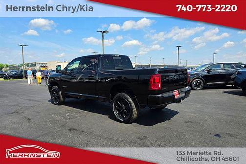 Diamond Black Crystal Pearlcoat 2026 RAM 2500 Laramie Crew Cab 4x4 6'4' Box