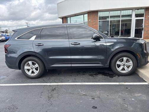 Gravity Grey 2024 Kia Sorento LX