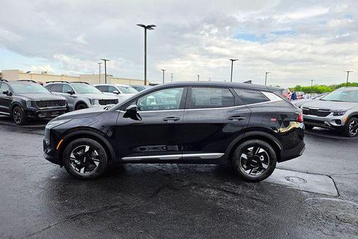 Ebony Black 2026 Kia Sportage LX