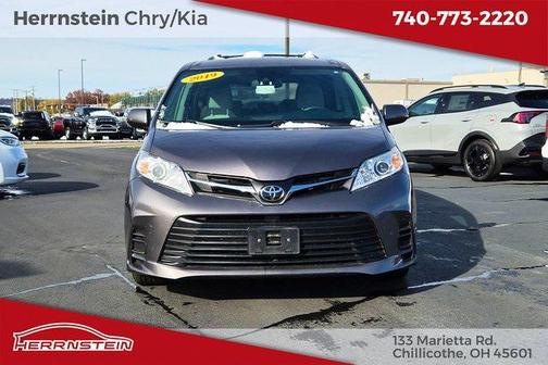 2019 Toyota Sienna LE