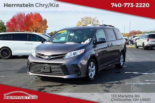2019 Toyota Sienna LE
