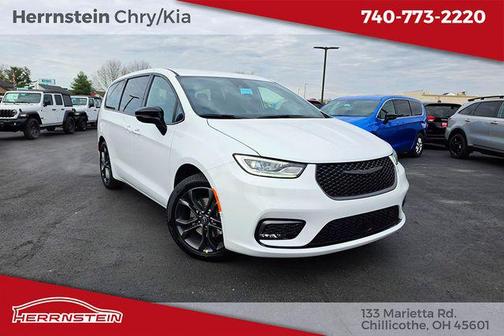 Bright White Clearcoat 2026 Chrysler Pacifica L