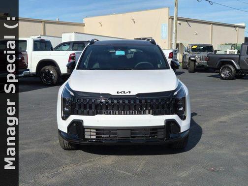 Glacial White Pearl 2026 Kia Sportage X-Line
