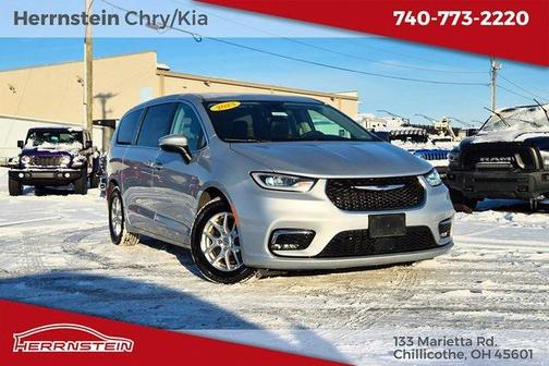 2023 Chrysler Pacifica Touring L