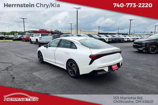 Snow White Pearl 2025 Kia K5 GT-Line