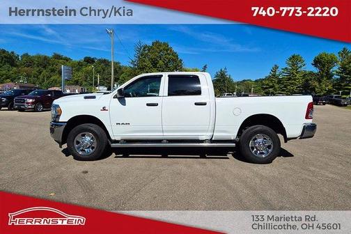 2022 RAM 2500 Tradesman Crew Cab 4x4 6'4' Box