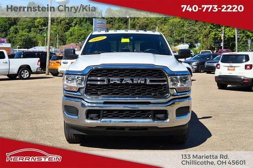 2022 RAM 2500 Tradesman Crew Cab 4x4 6'4' Box