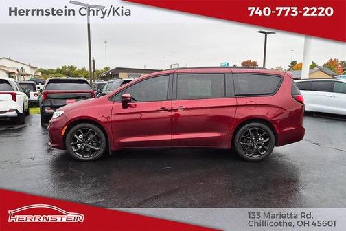 2021 Chrysler Pacifica Touring L