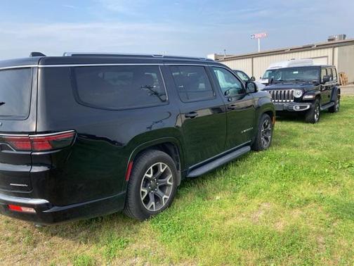 2023 Jeep Wagoneer L Series III 4x4