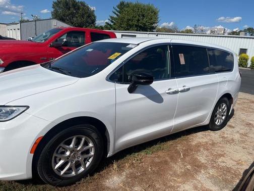 2025 Chrysler Pacifica L
