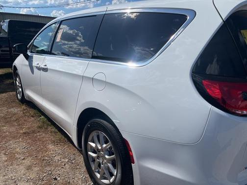 2025 Chrysler Pacifica L