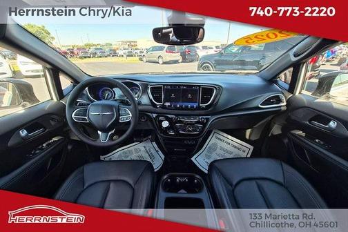 2025 Chrysler Pacifica L