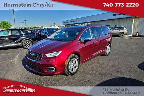 Velvet Red Pearlcoat 2023 Chrysler Pacifica Limited