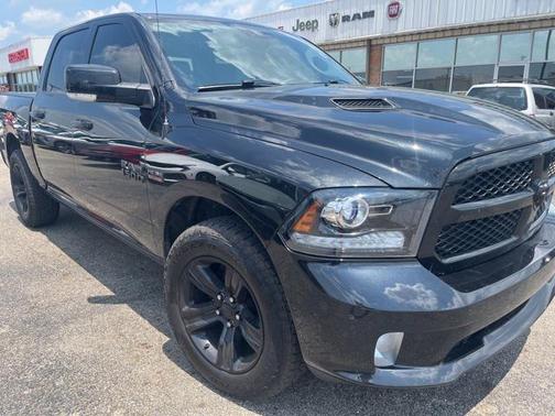 2017 RAM 1500 Night Crew Cab 4x4 5'7' Box