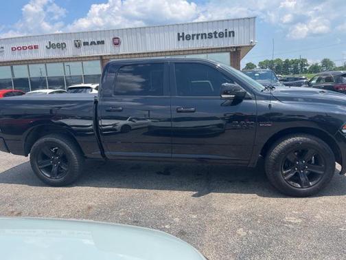 2017 RAM 1500 Night Crew Cab 4x4 5'7' Box