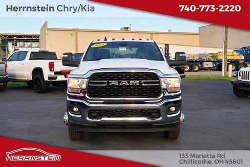2024 RAM 3500 Big Horn Crew Cab 4x4 8' Box