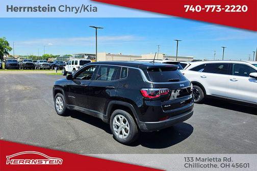 Diamond Black Crystal Pearlcoat 2024 Jeep Compass Sport