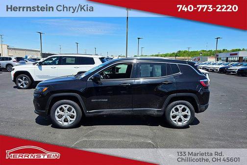 Diamond Black Crystal Pearlcoat 2024 Jeep Compass Sport
