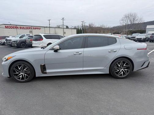 2022 Kia Stinger GT-Line