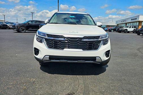 White Pearl 2026 Kia Seltos S