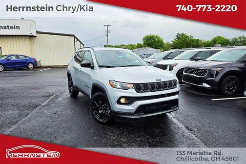 Silver Zynith Metallic Clearcoat 2026 Jeep Compass Latitude