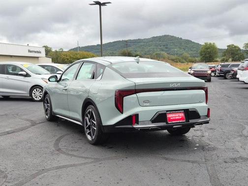 2025 Kia K4 GT-Line