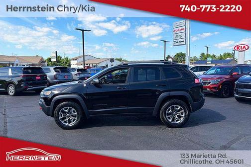 Diamond Black Crystal Pearlcoat 2020 Jeep Cherokee Trailhawk