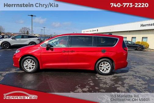 2024 Chrysler Pacifica Touring L