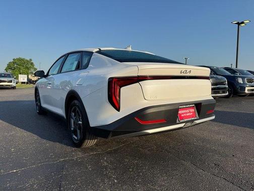 2025 Kia K4 LXS