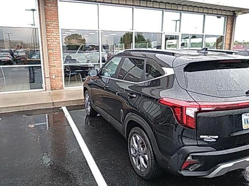 Fusion Black 2024 Kia Seltos S