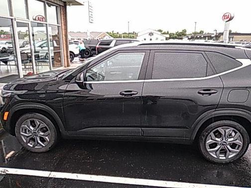 Fusion Black 2024 Kia Seltos S