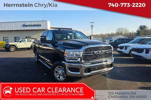 Diamond Black Crystal Pearlcoat 2024 RAM 2500 Tradesman Crew Cab 4x4 6'4' Box