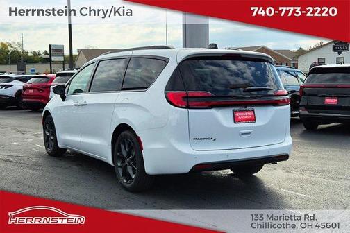 2026 Chrysler Pacifica L