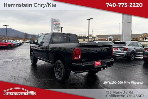 Diamond Black Crystal Pearlcoat 2026 RAM 2500 Laramie Crew Cab 4x4 6'4' Box