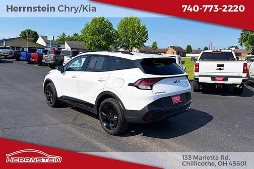 Glacial White Pearl 2025 Kia Sportage X-Line