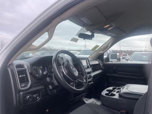 2020 RAM 2500 Tradesman Crew Cab 4x4 6'4' Box