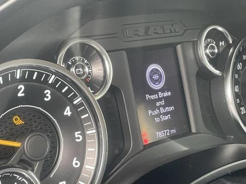 2020 RAM 2500 Tradesman Crew Cab 4x4 6'4' Box