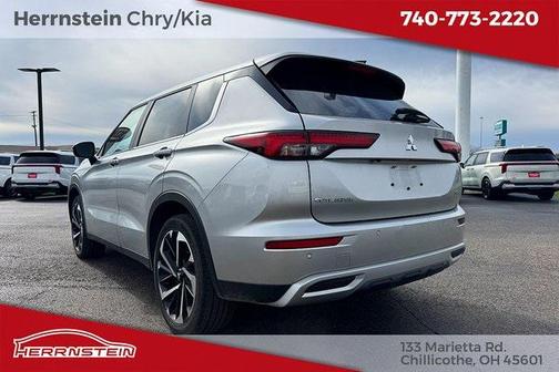 2024 Mitsubishi Outlander SE