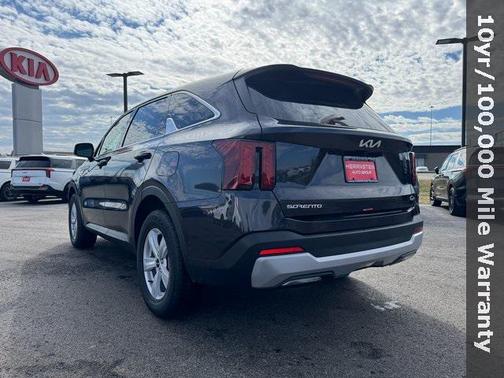 2025 Kia Sorento LX