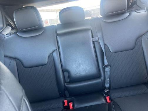 Bright White Clearcoat 2024 Jeep Compass Latitude