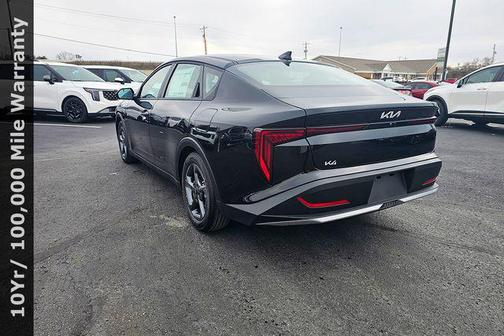 2026 Kia K4 LXS