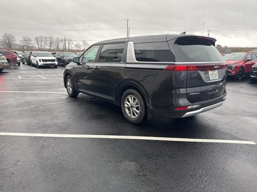 2024 Kia Carnival LX