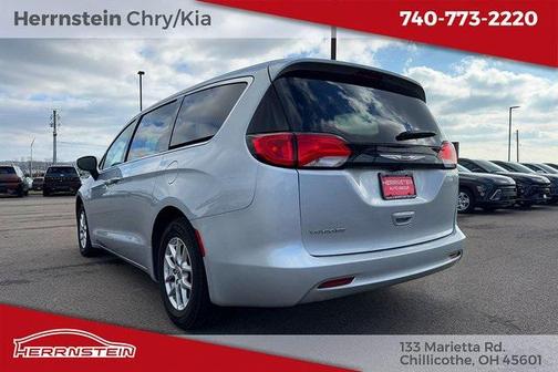 2023 Chrysler Voyager LX