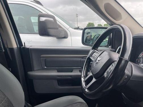 Patriot Blue Pearlcoat 2020 RAM 1500 Classic SLT